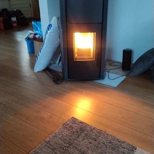 Een foto van de Milkuz-12kv pelletkachel te koop bij Westenbergverhuur