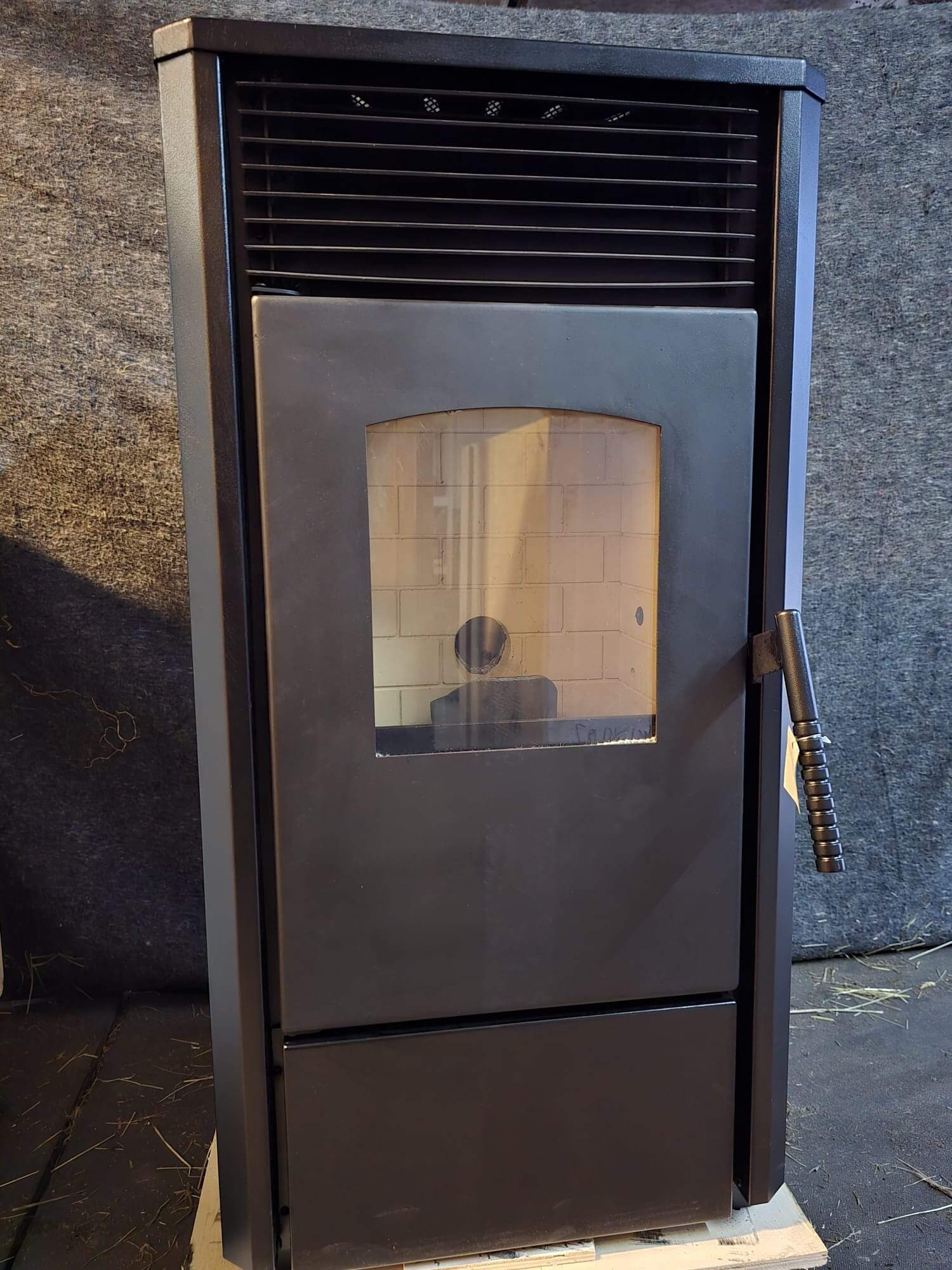 De Norrlands 11kw ventilator pelletkachel nu te koop bij westenberg verhuur